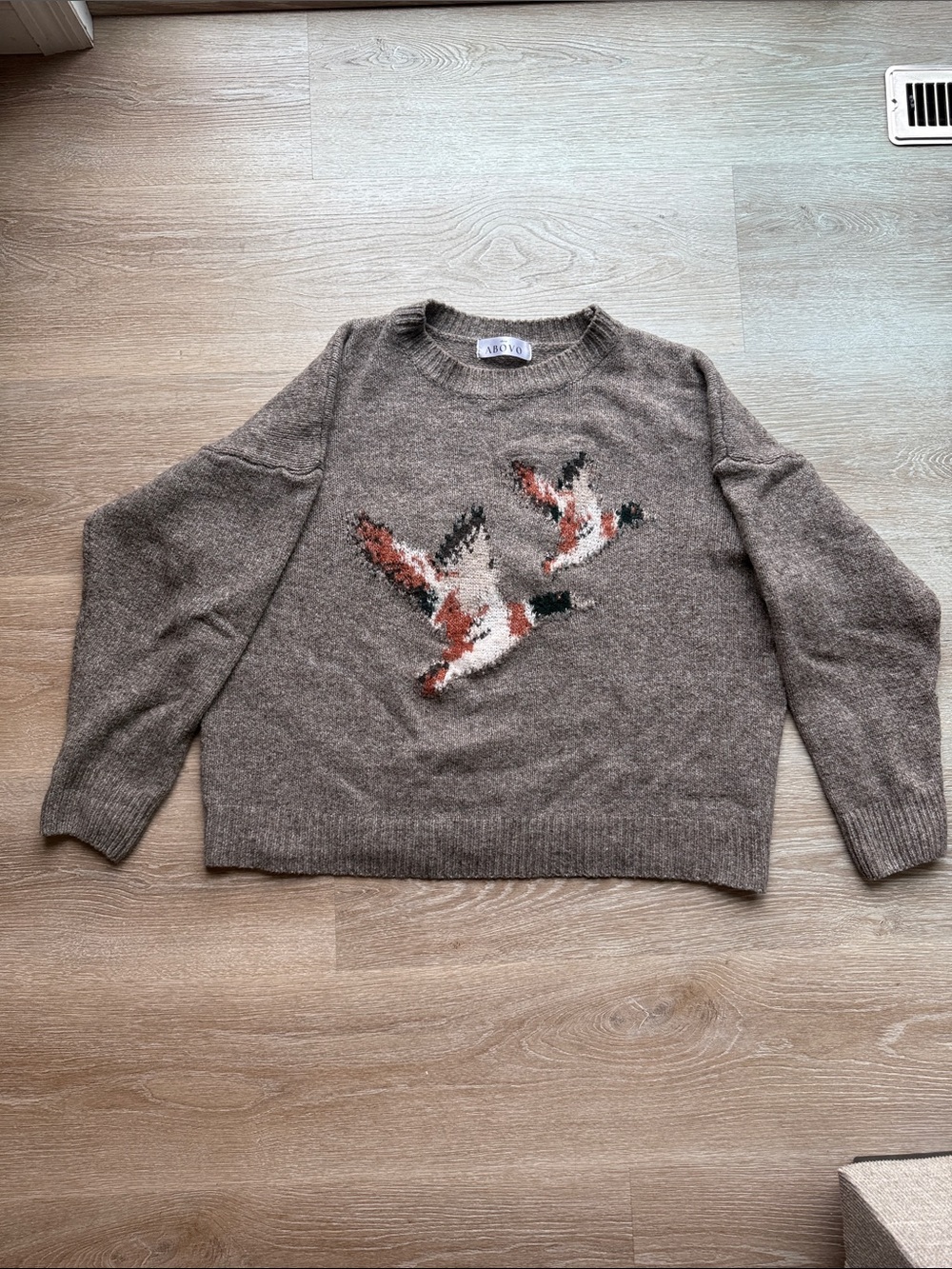 Mallard crew neck sweater 🦆 size M